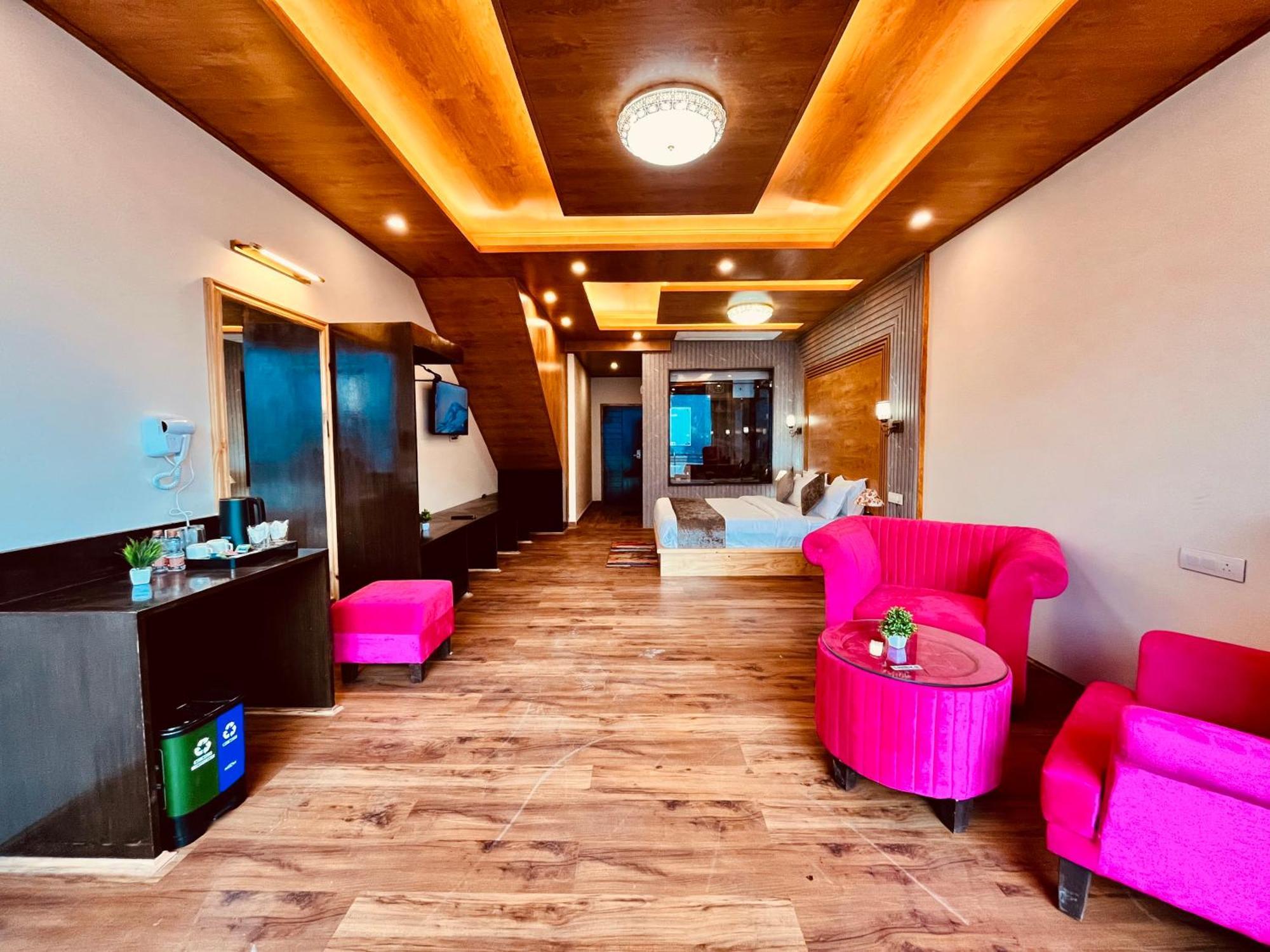 Naina Deventure Resort, Manali - Premium Rooms With Centrally Heated & Scenic View Екстер'єр фото